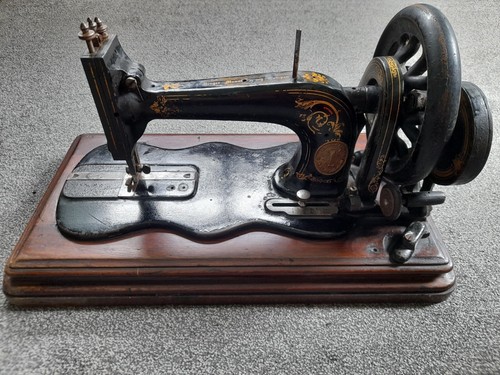 Singer 12k fiddle scallop base - singer,