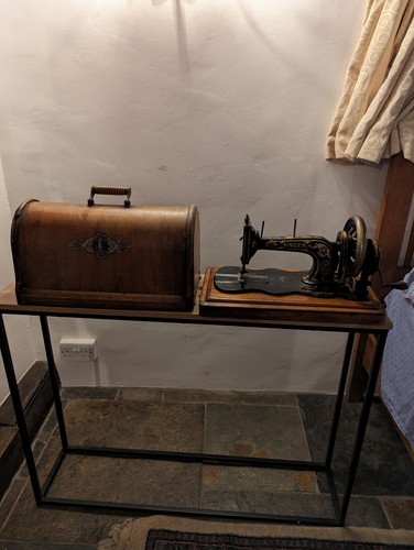 Singer 12k sewing machine - sewing, with